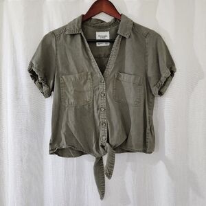 Abercrombie & Fitch Navy Green Short Sleeve Button Front Shirt Women’s Size S